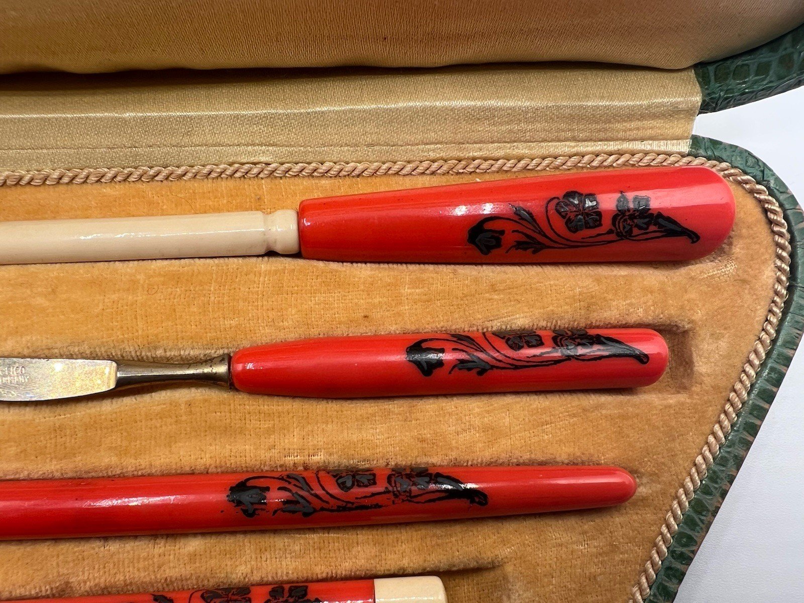Antique Glico Germany 6-Pc Art Deco Manicure Set Red Floral Case # 1343 photo 6