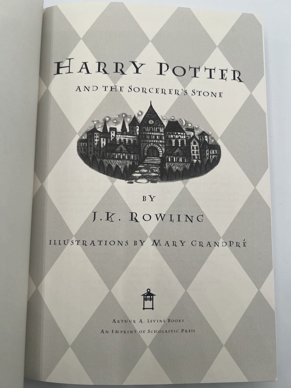 Harry Potter Sorcerer’s Stone 1st American Ed 61st Printing HC DJ  # 1365 photo 2