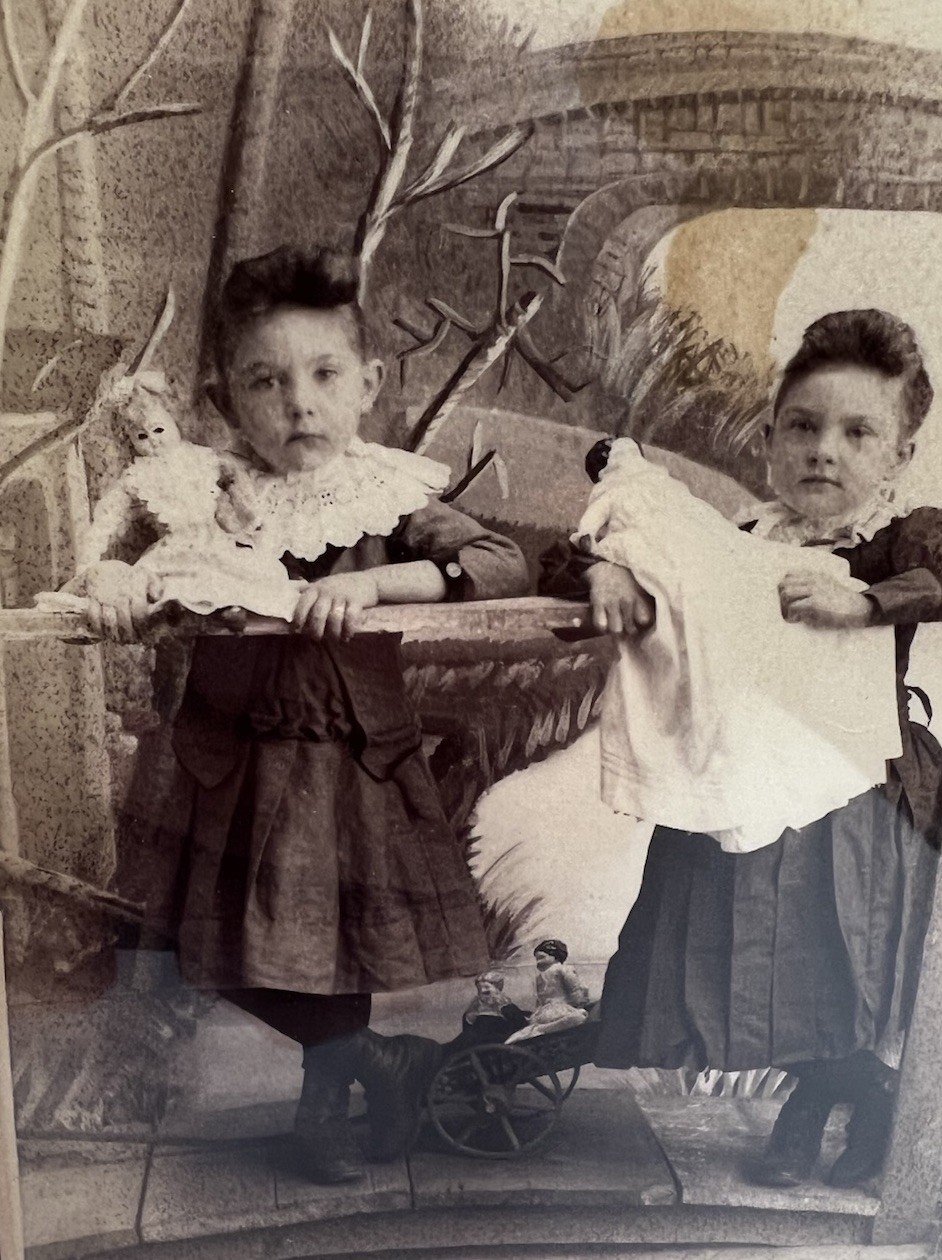 Antique 1890s W.M. Hill Trenton IL Children Dolls Cabinet Card Photo #1410 photo 2