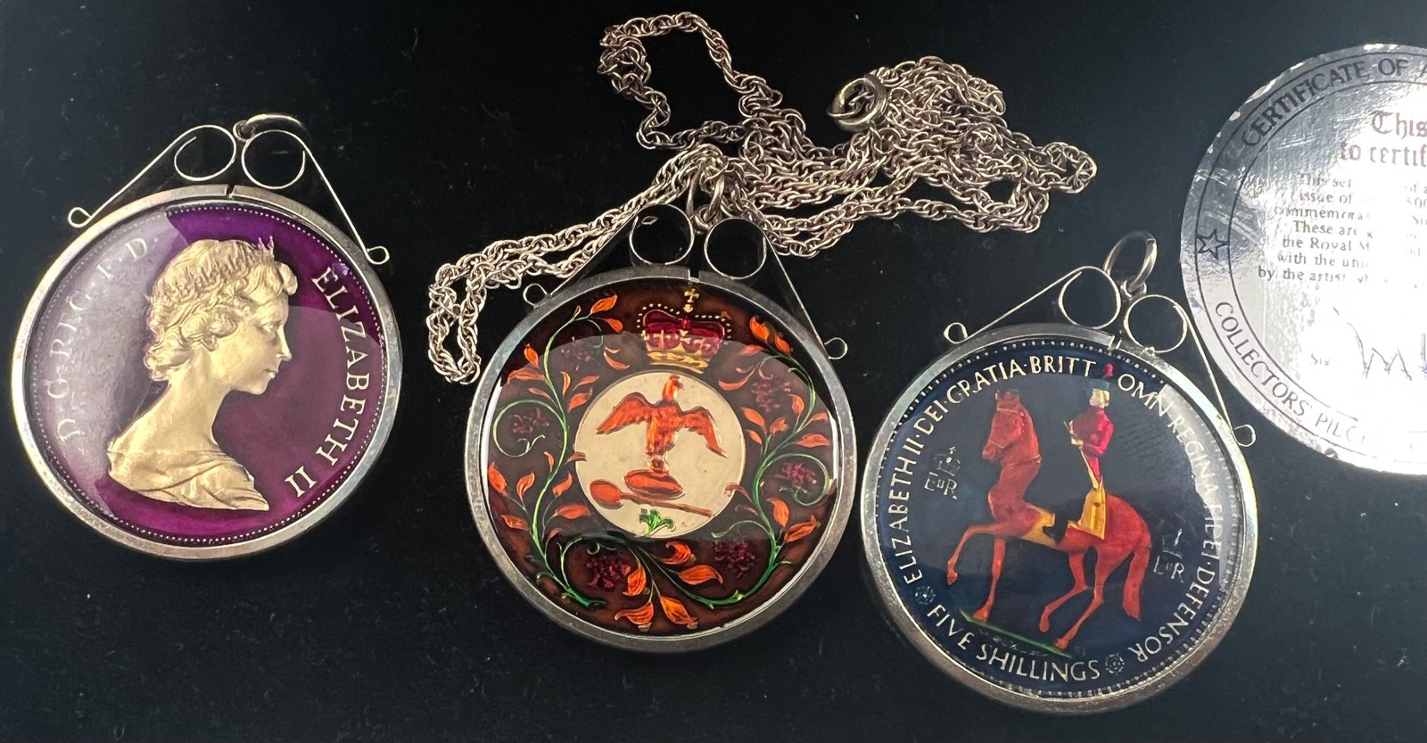 Queen Elizabeth II Royal Mint Enamel Crown Pendant Set 1/1500 # S1506 photo 3